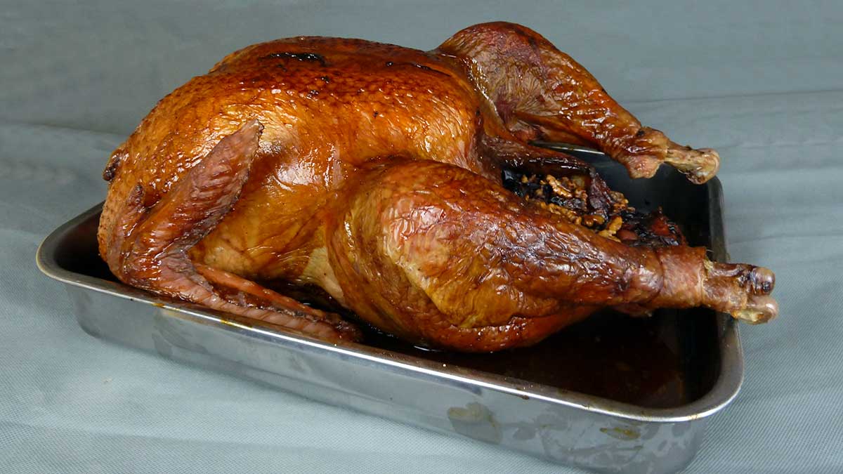 Truthahn mit Mais-Speckfüllung