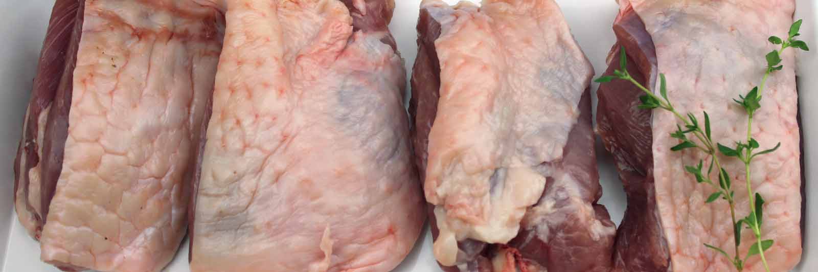 Putenoberkeule mit Haut