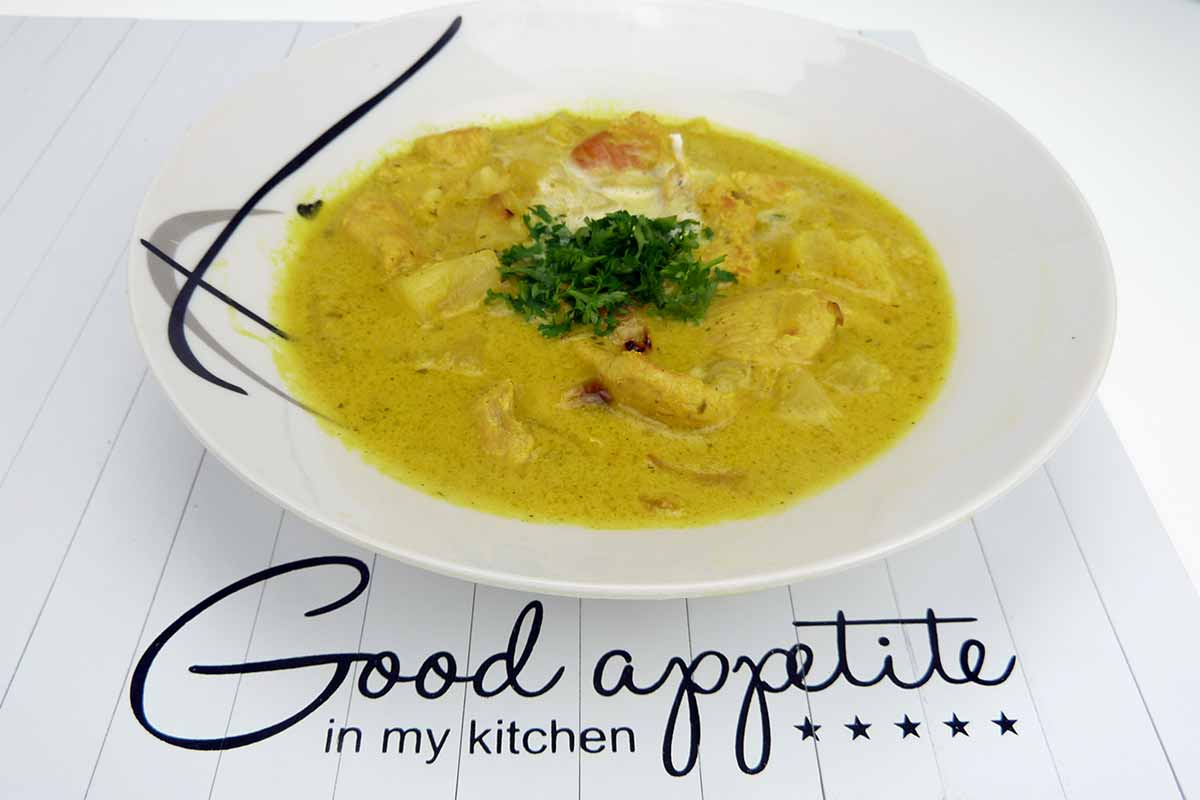 Curry-Ananas-Rahmsuppe
