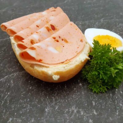 Puten-Eier-Lyoner auf Brötchen